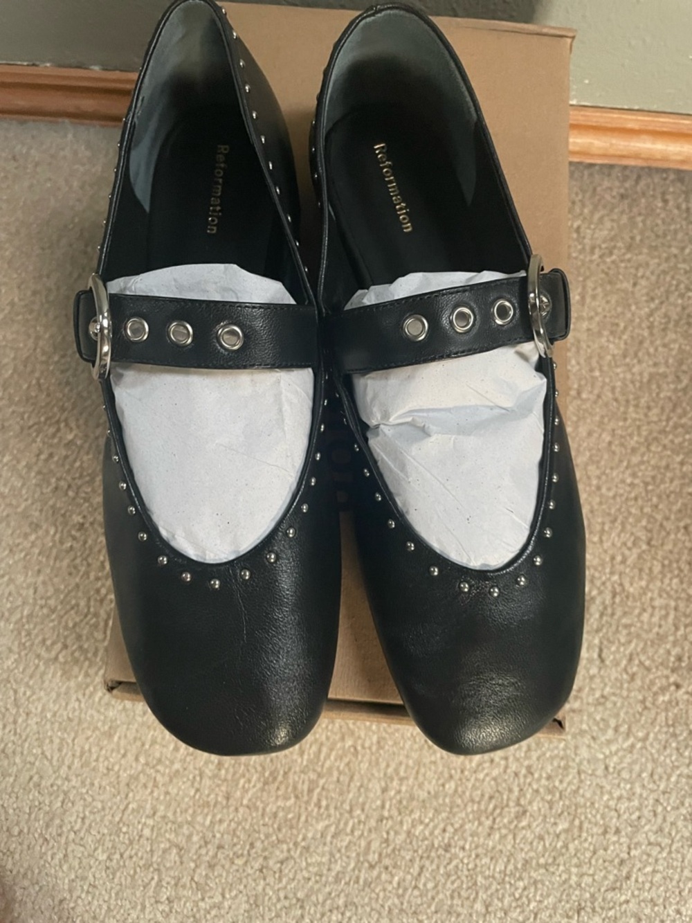 BNIB Reformation Bethany ballet flat with stud - Picture 5 of 7
